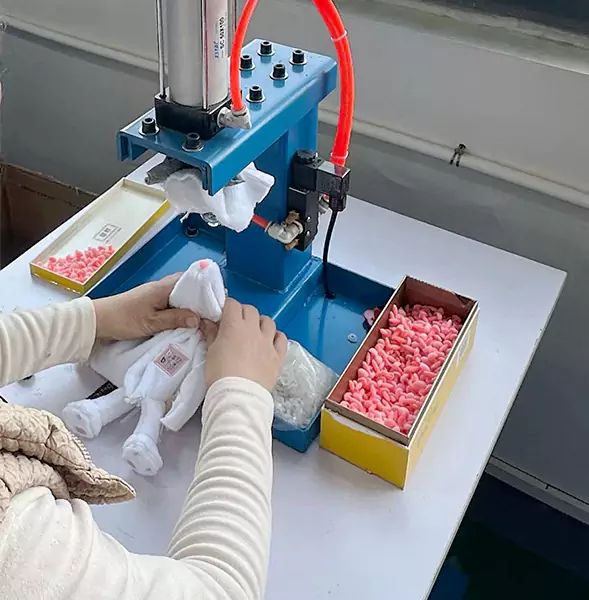 Expérience directe dans une usine de fabrication de poupées